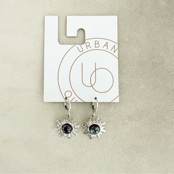 NWT Urban Outfitters Silver Boho Sun Drop Earrings - Picture 1 of 3